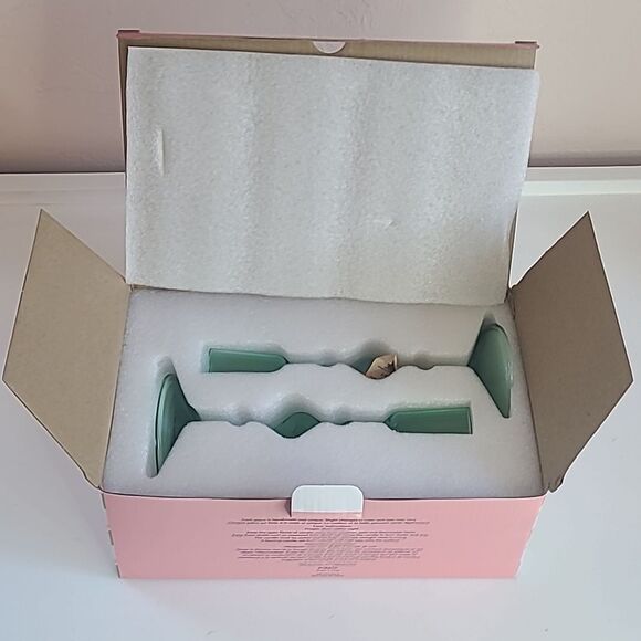 POKETO Green Glass Candlestick Holder Set of 2 - Picture 3 of 7